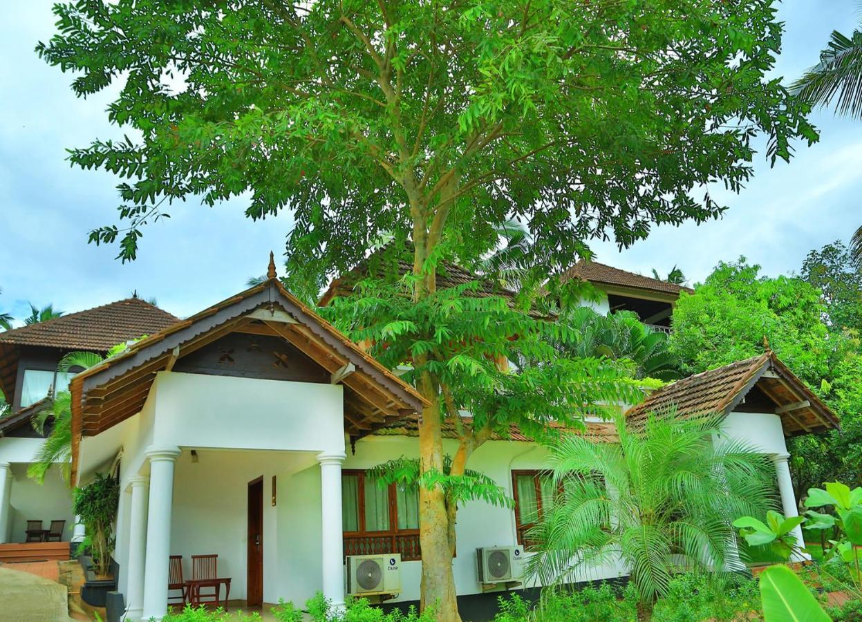 Estuary Sarovar Premiere Poovar Island Eksteriør bilde