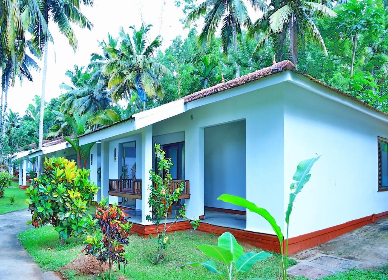 Estuary Sarovar Premiere Poovar Island Eksteriør bilde