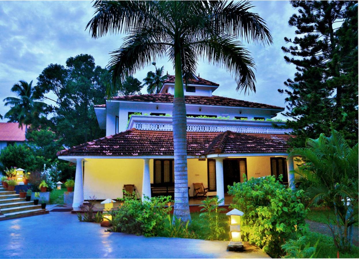 Estuary Sarovar Premiere Poovar Island Eksteriør bilde