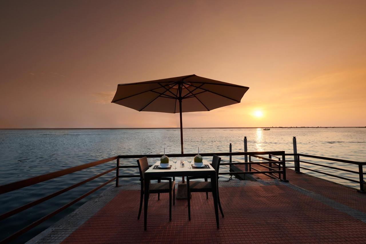 Estuary Sarovar Premiere Poovar Island Eksteriør bilde